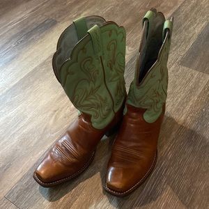 Ariat snip toe women’s boot. 9.5M